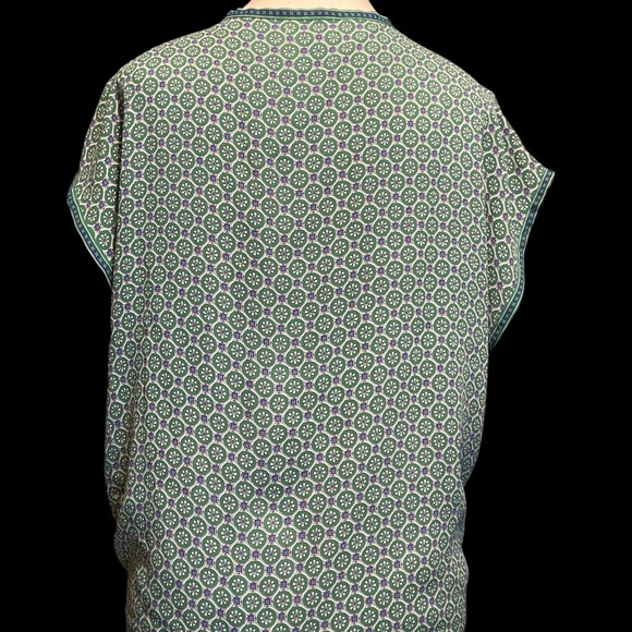 Max Studio Green Tie Front Blouse with Cap Sleeves - Picture 5 of 7